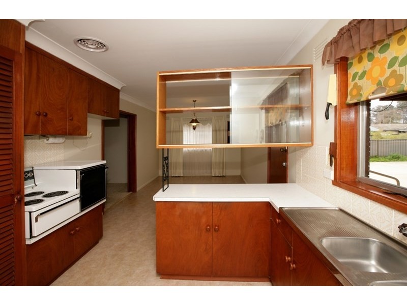 81 Raye Street, Tolland NSW 2650