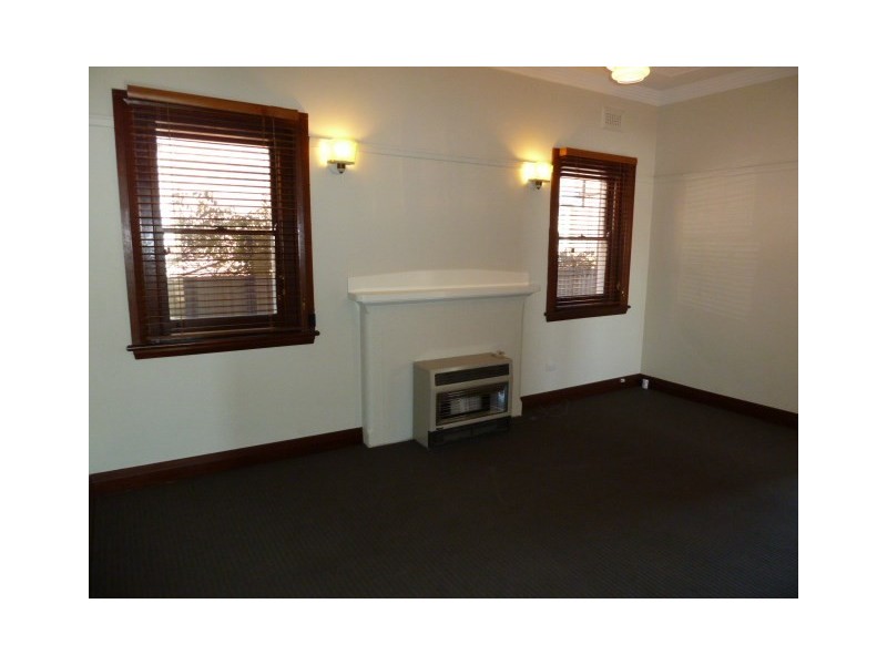 8 Little Best Street, Wagga Wagga NSW 2650