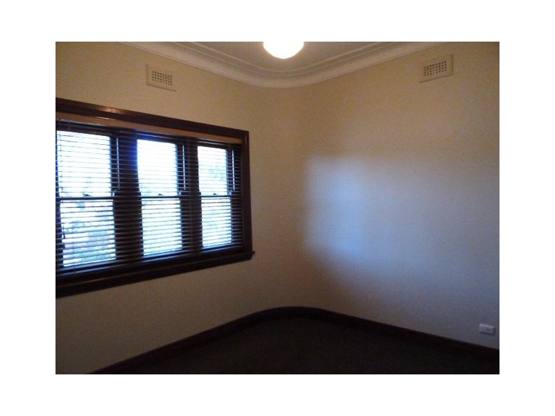 8 Little Best Street, Wagga Wagga NSW 2650