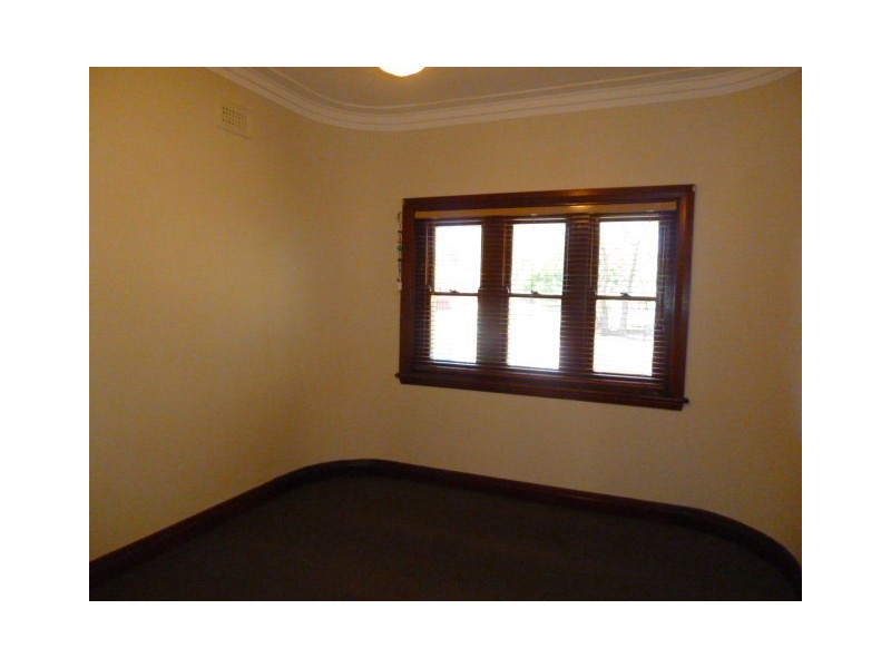 8 Little Best Street, Wagga Wagga NSW 2650