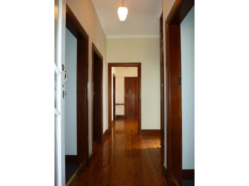 8 Little Best Street, Wagga Wagga NSW 2650