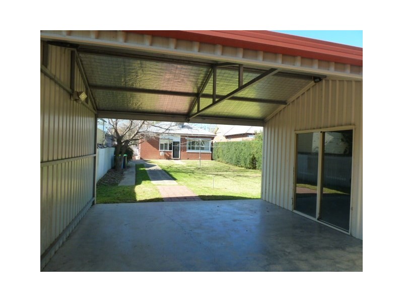 8 Little Best Street, Wagga Wagga NSW 2650