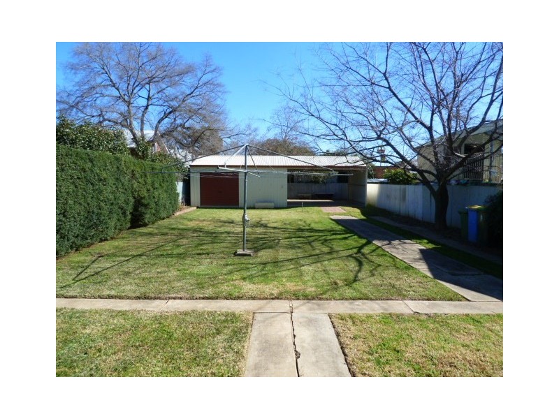 8 Little Best Street, Wagga Wagga NSW 2650