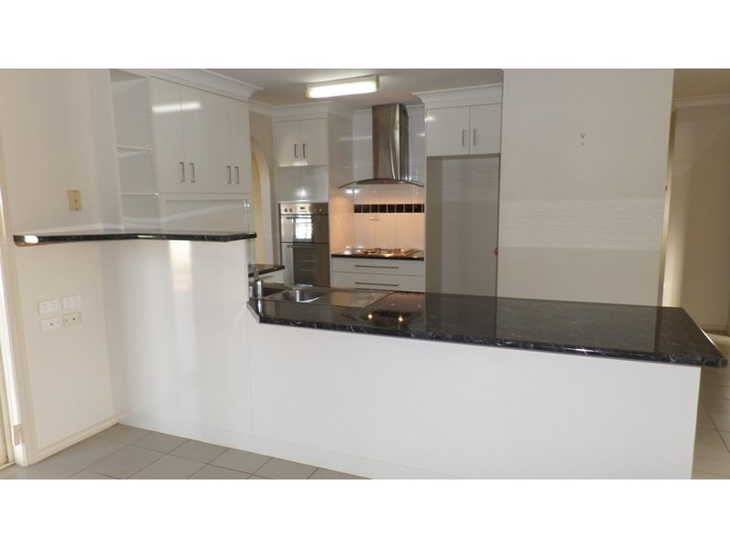 14 Tura Place, Glenfield Park NSW 2650