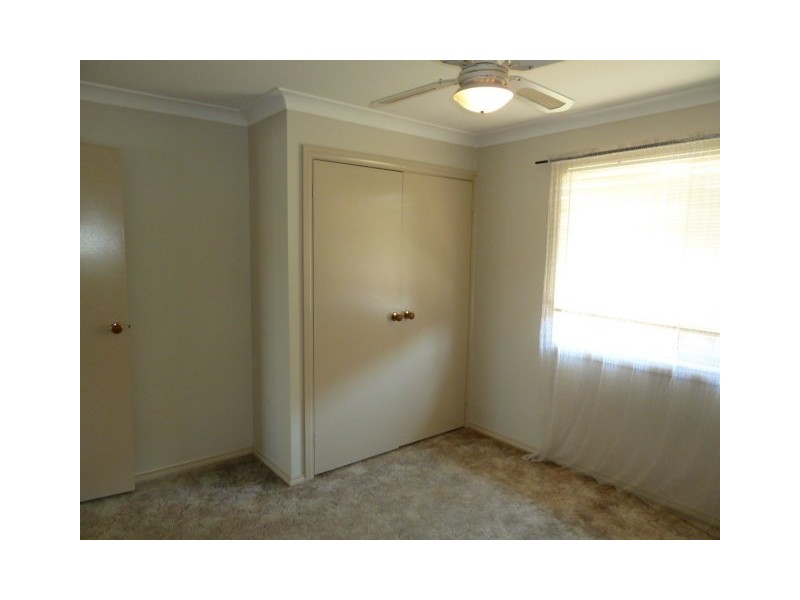 14 Tura Place, Glenfield Park NSW 2650