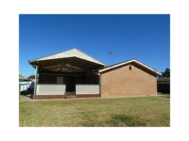 14 Tura Place, Glenfield Park NSW 2650