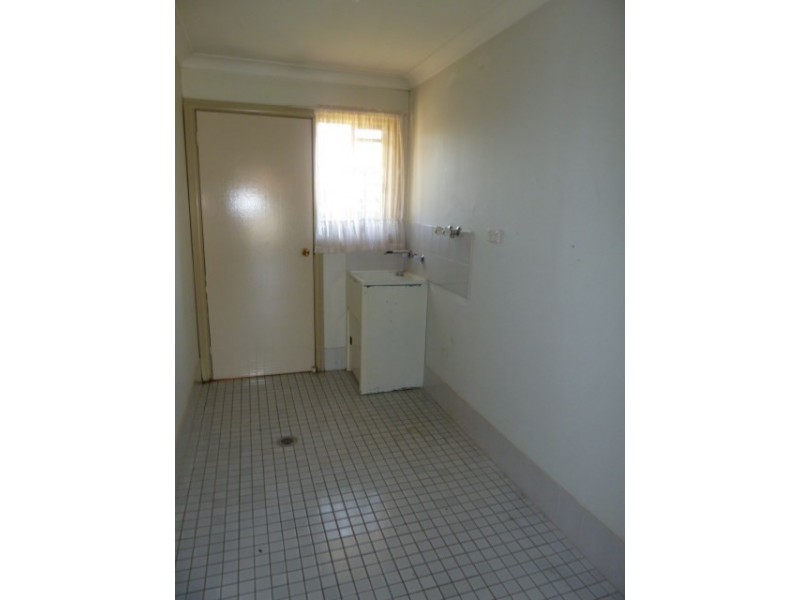 14 Tura Place, Glenfield Park NSW 2650