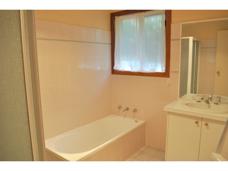 15 Canola Place, Estella NSW 2650