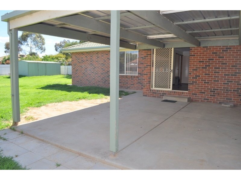 15 Canola Place, Estella NSW 2650