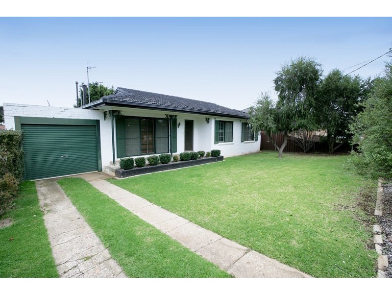 44 Raye Street, Tolland NSW 2650