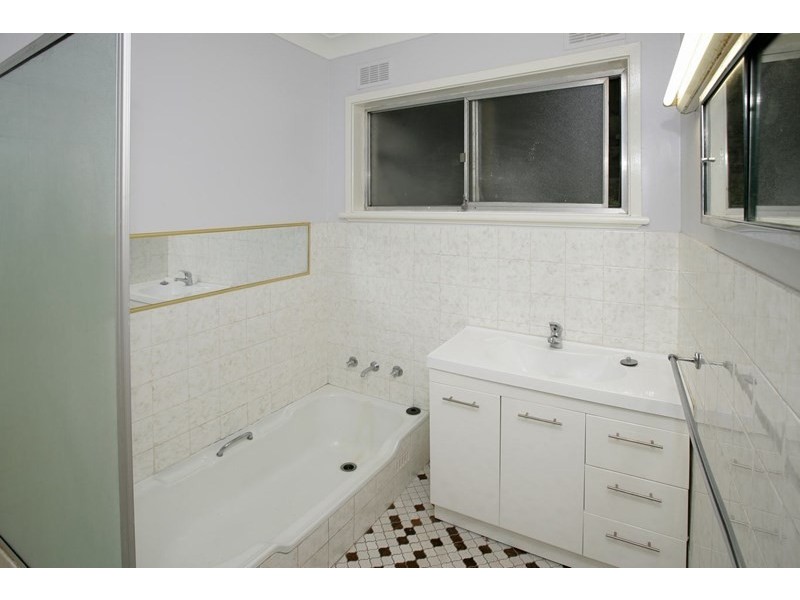 44 Raye Street, Tolland NSW 2650