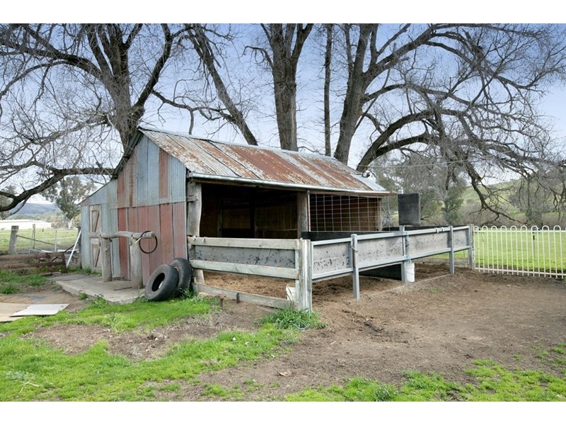 ‘Meadowbank’ Lewins Lane, Tumblong NSW 2729