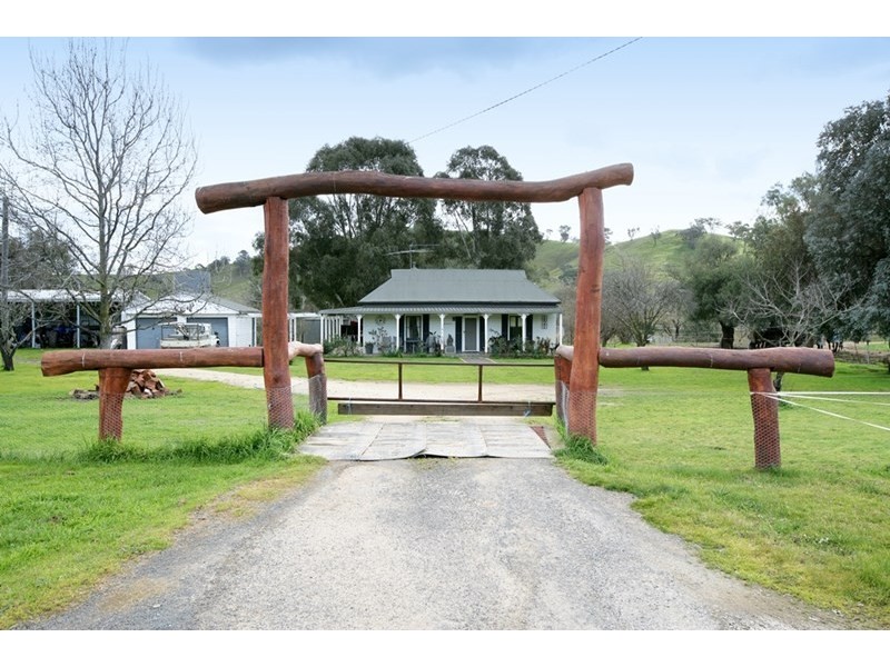 ‘Meadowbank’ Lewins Lane, Tumblong NSW 2729