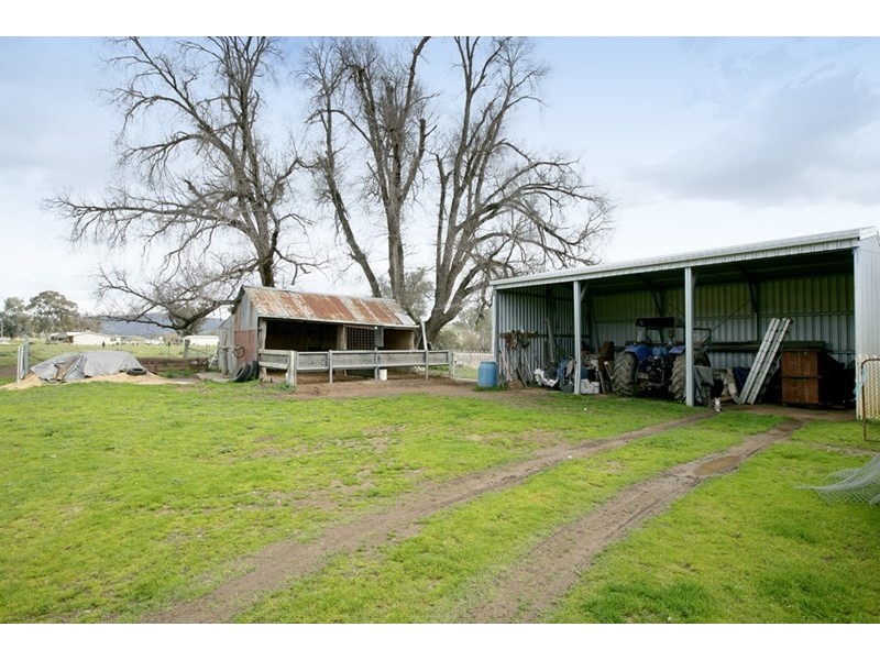 ‘Meadowbank’ Lewins Lane, Tumblong NSW 2729