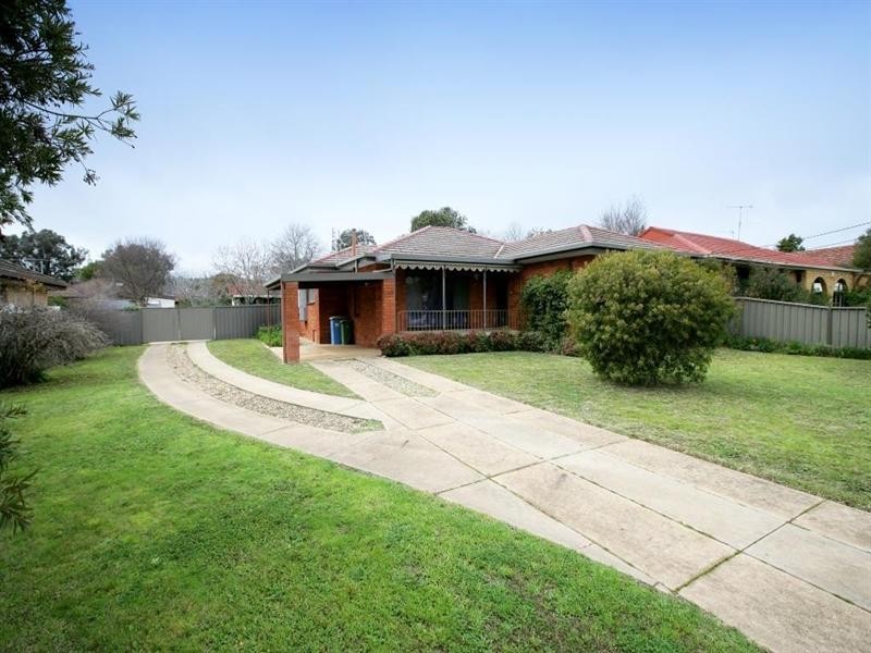 81 Raye Street, Tolland NSW 2650