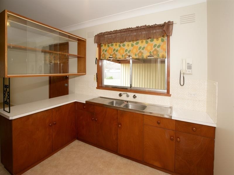 81 Raye Street, Tolland NSW 2650