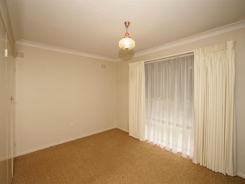 81 Raye Street, Tolland NSW 2650