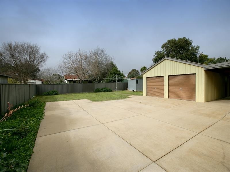 81 Raye Street, Tolland NSW 2650