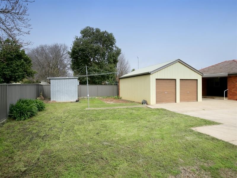 81 Raye Street, Tolland NSW 2650