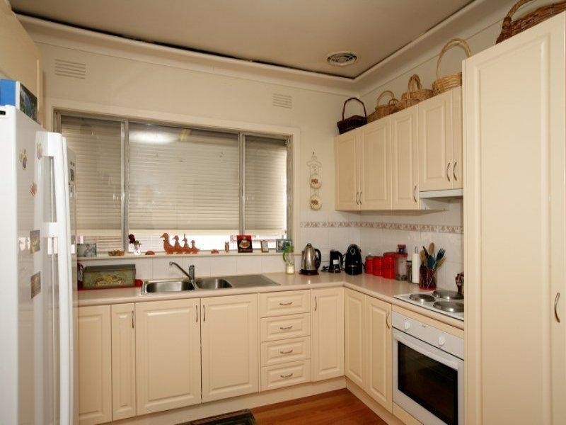 6 Waranga Avenue, Wagga Wagga NSW 2650