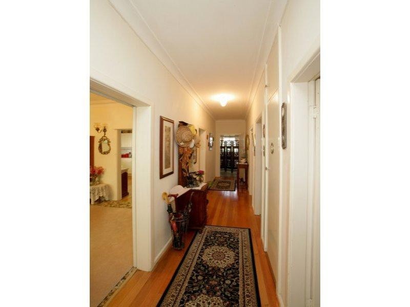 6 Waranga Avenue, Wagga Wagga NSW 2650