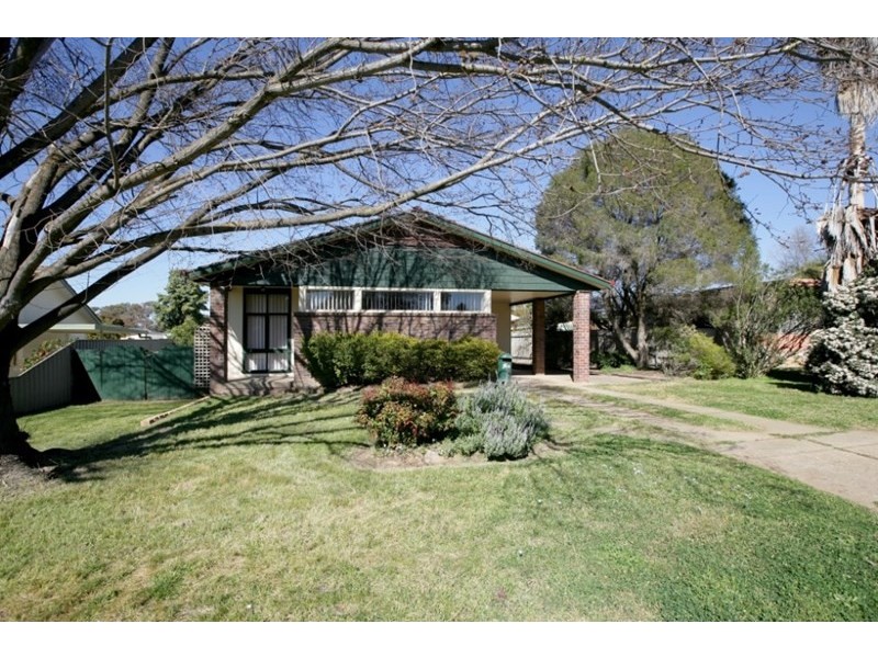 3 Cutler Avenue, Kooringal NSW 2650
