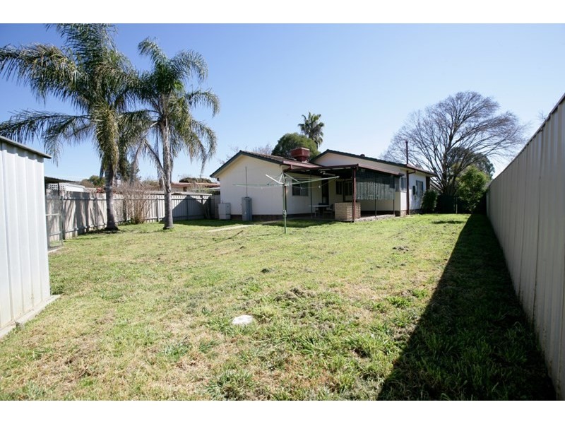 3 Cutler Avenue, Kooringal NSW 2650