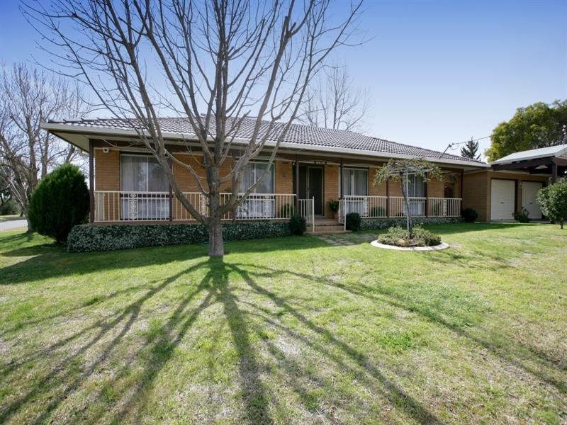 6 Moran Street, Tolland NSW 2650