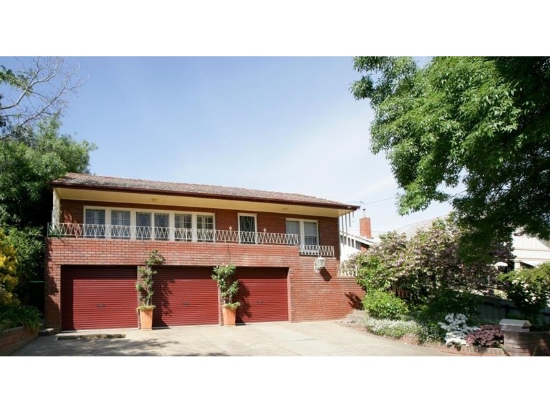 1 Grandview Avenue, Turvey Park NSW 2650