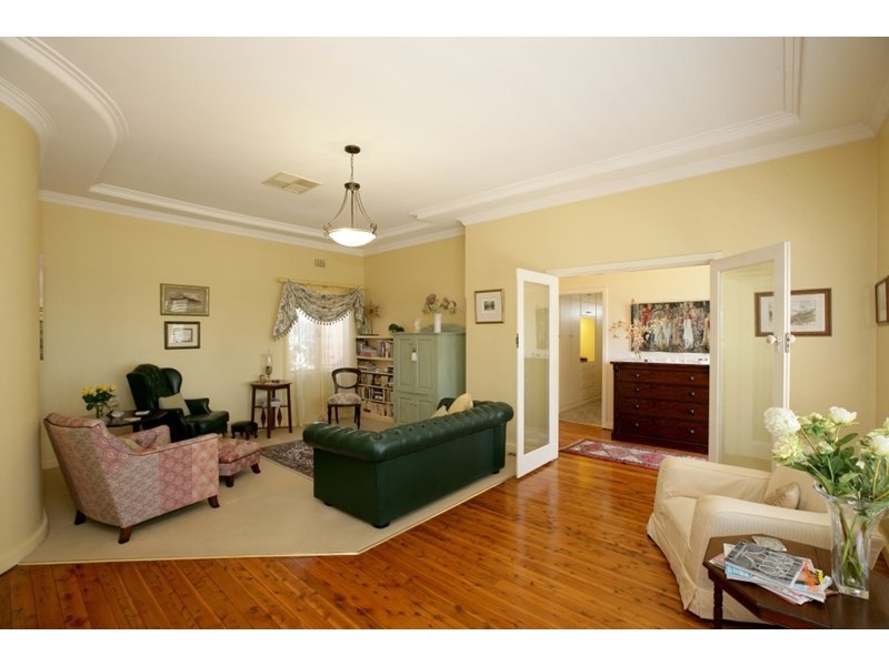1 Grandview Avenue, Turvey Park NSW 2650
