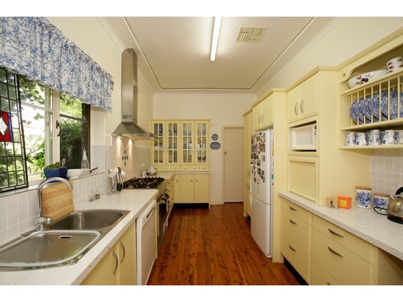 1 Grandview Avenue, Turvey Park NSW 2650