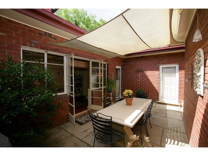 1 Grandview Avenue, Turvey Park NSW 2650