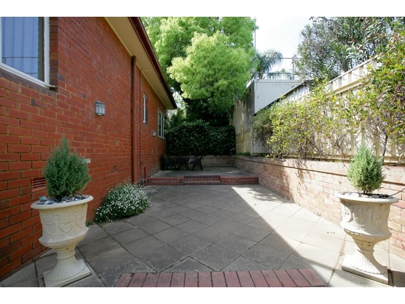 1 Grandview Avenue, Turvey Park NSW 2650