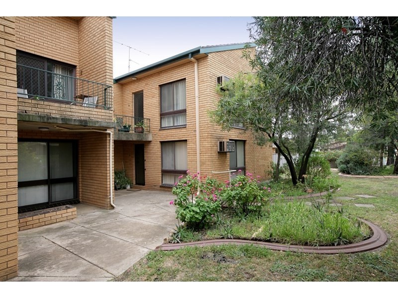 8/9 Henschke Avenue, Tolland NSW 2650