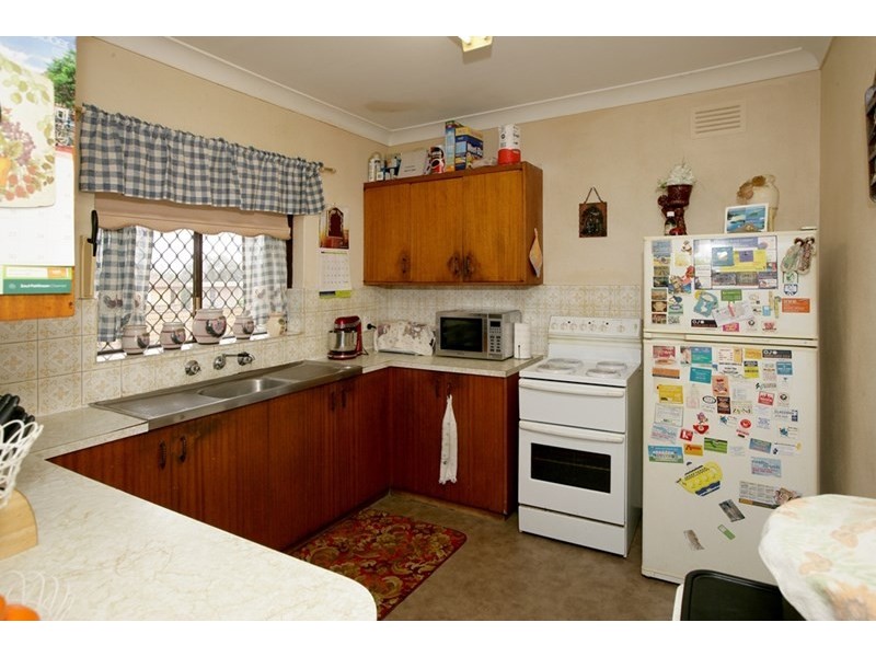 8/9 Henschke Avenue, Tolland NSW 2650