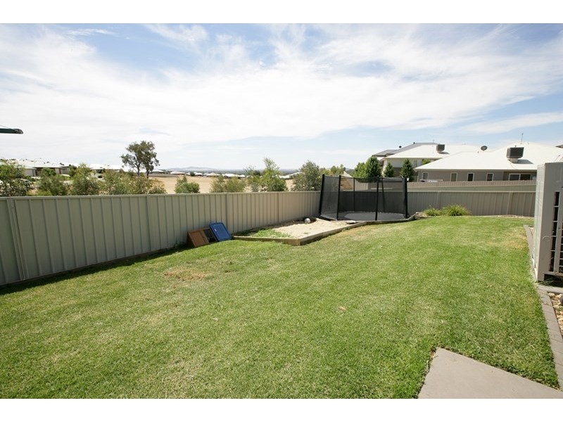 162 Brooklyn Drive, Bourkelands NSW 2650