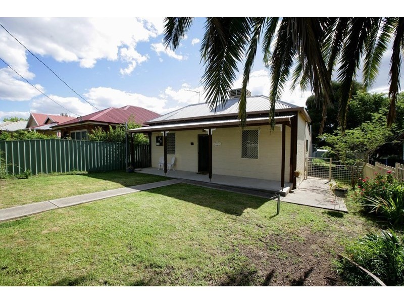 4 Kildare Street, Turvey Park NSW 2650