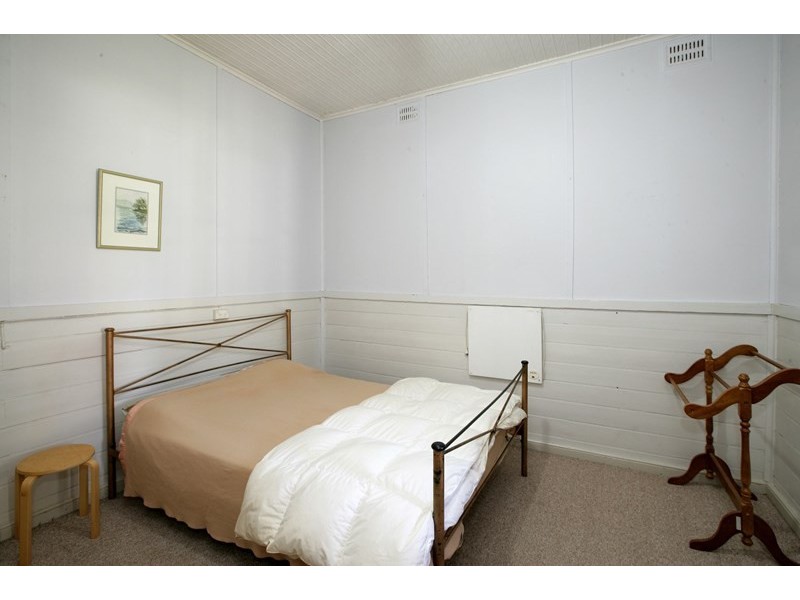 4 Kildare Street, Turvey Park NSW 2650