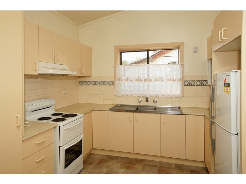 4 Kildare Street, Turvey Park NSW 2650