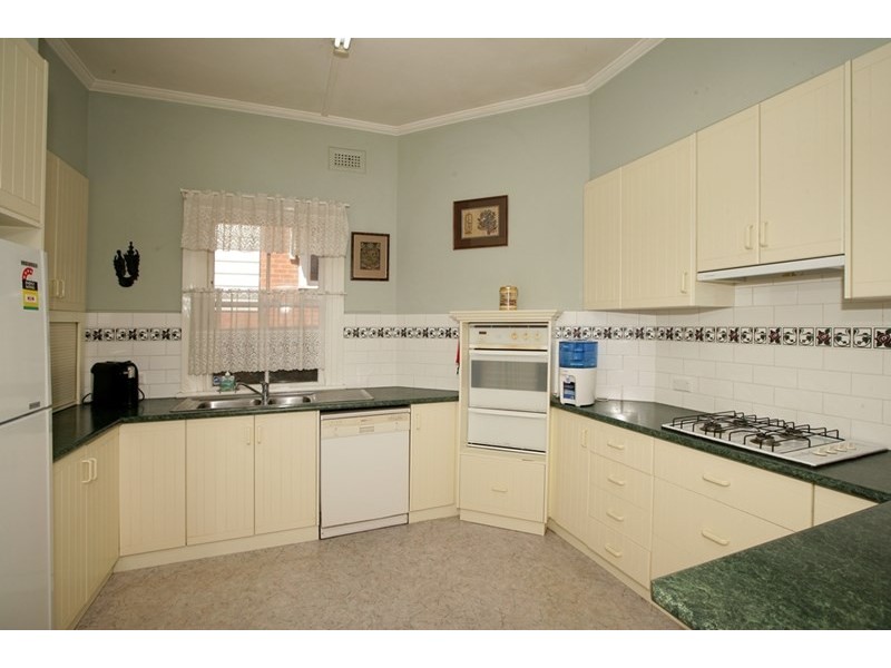 1 Edmondson Street, Wagga Wagga NSW 2650