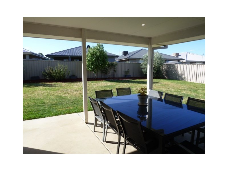 28 Mirrul Street, Wagga Wagga NSW 2650