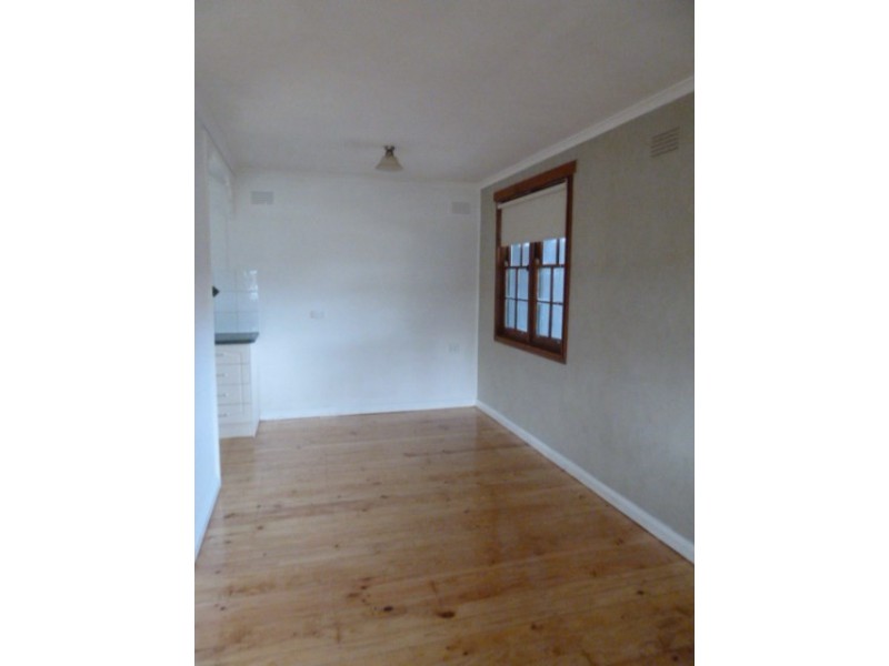 14 Chifley Crescent, Kooringal NSW 2650