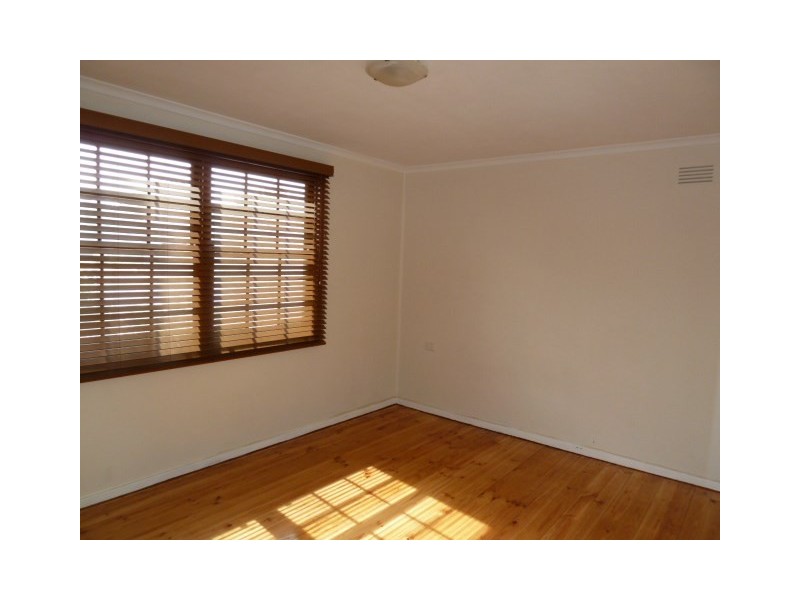 14 Chifley Crescent, Kooringal NSW 2650