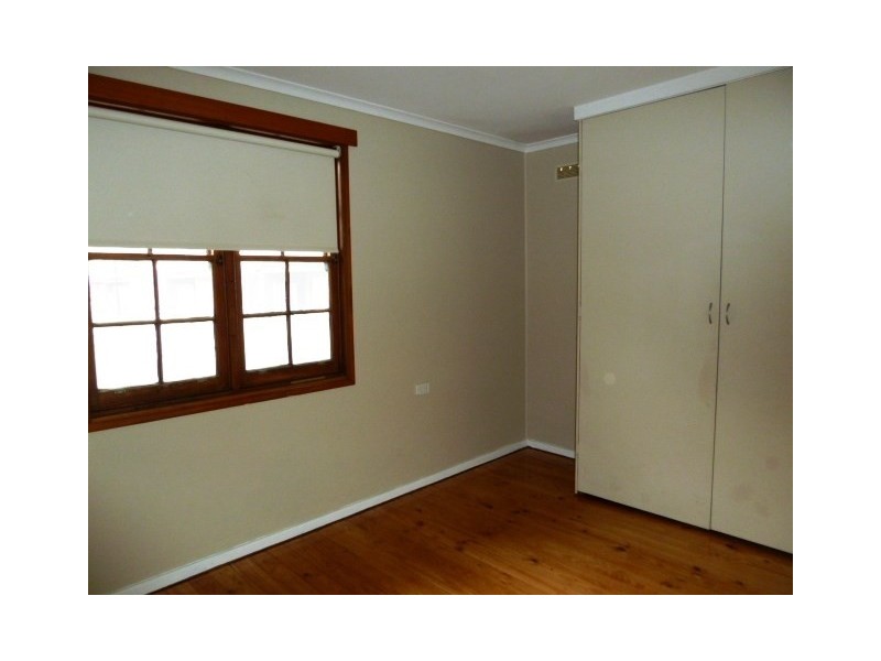 14 Chifley Crescent, Kooringal NSW 2650