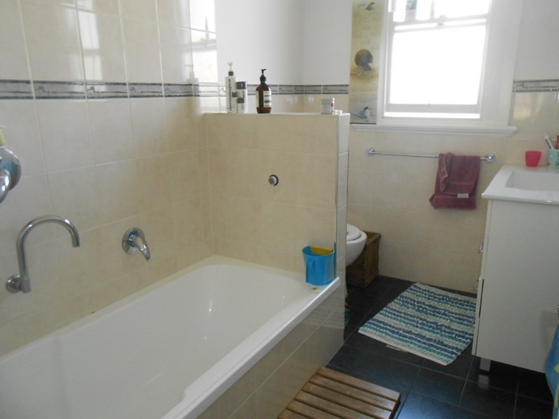 3 Heydon Avenue, Turvey Park NSW 2650