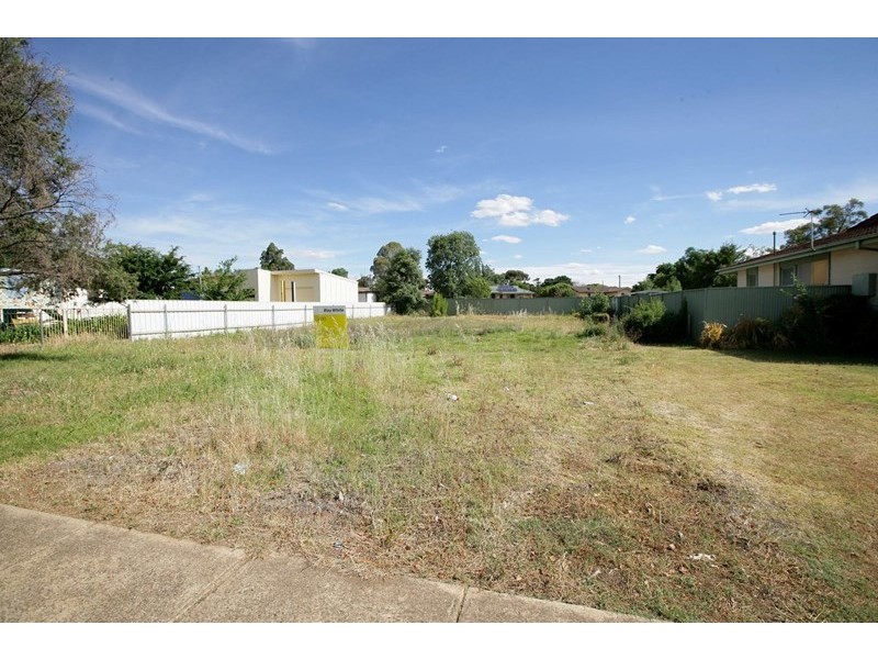 2A Blakemore Avenue, Ashmont NSW 2650