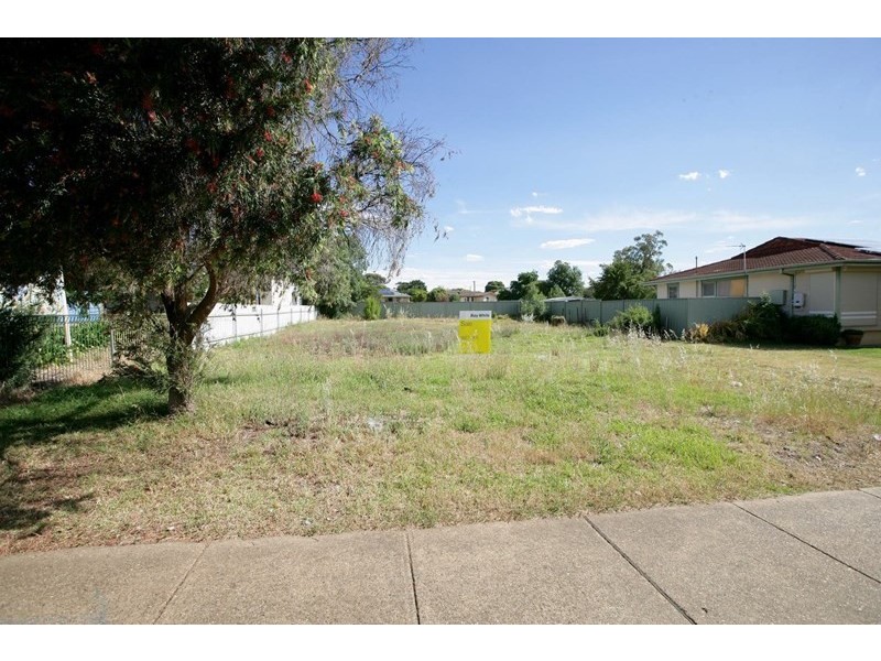 2A Blakemore Avenue, Ashmont NSW 2650