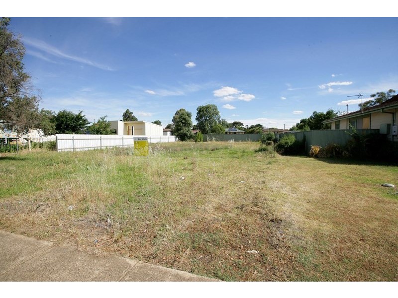 2A Blakemore Avenue, Ashmont NSW 2650