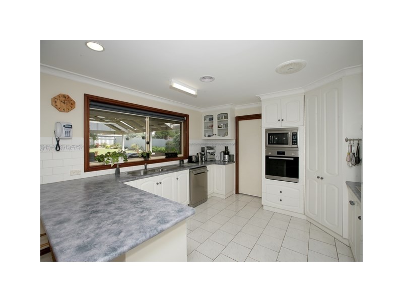 4 Shiralee Place, Estella NSW 2650