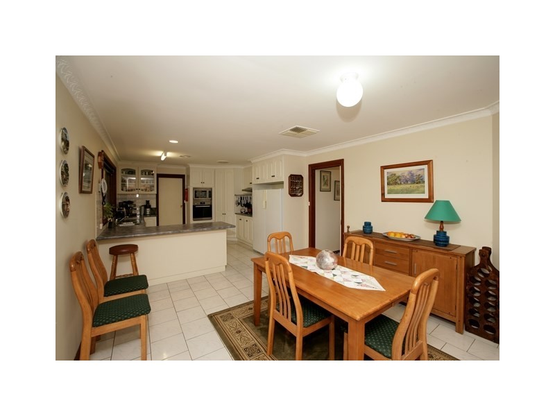 4 Shiralee Place, Estella NSW 2650